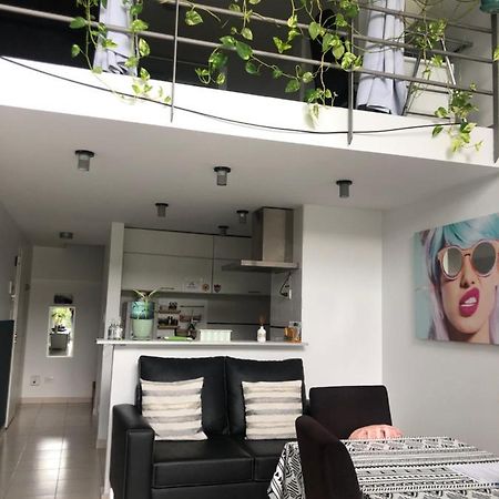 El Depto Tipo Duplex Pleno Centro Incluye Cochera Consultar Servicio De Parking Apartamento Monte Grande Exterior foto